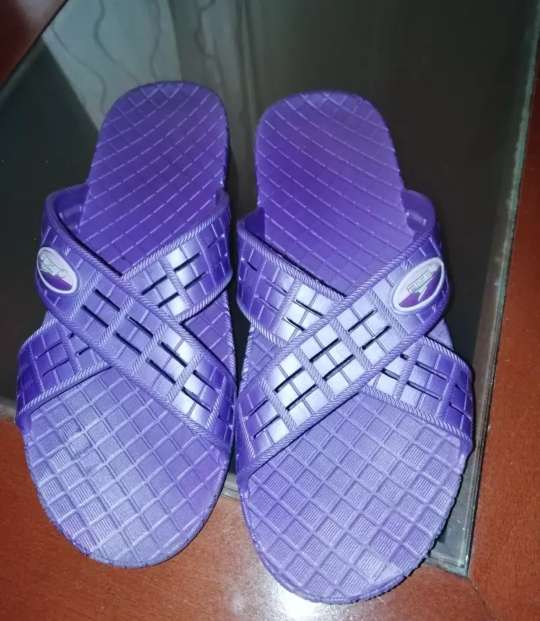 REGALO Chanclas de plstico 3