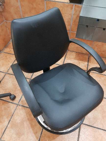 REGALO silla barberia rota