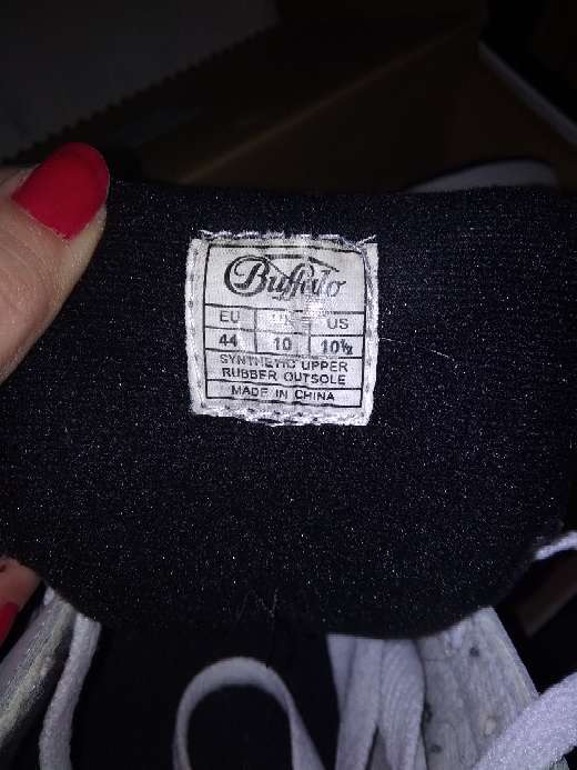 REGALO Zapatillas talla 44 2