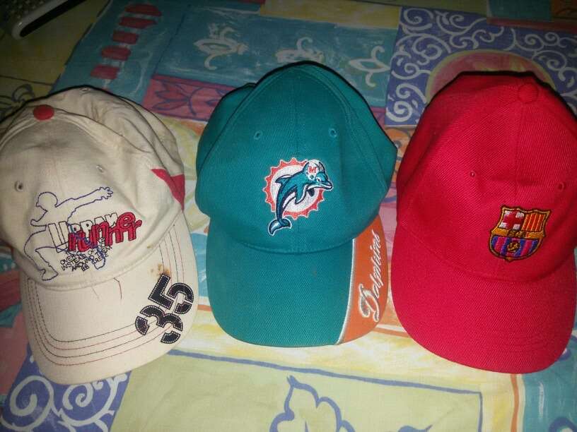 REGALO lote gorras 2