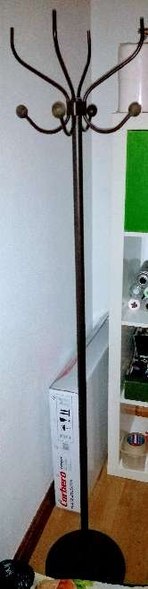 REGALO Lote de muebles y vitro. 2