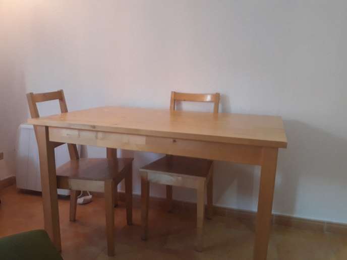 REGALO mesa y 4 sillas REGALO mesa y 4 sillas
