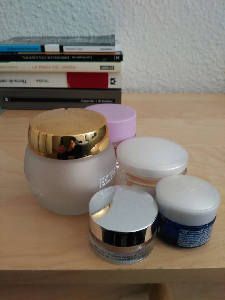 REGALO Botes vacíos para cosmética REGALO Botes vacíos para cosmética