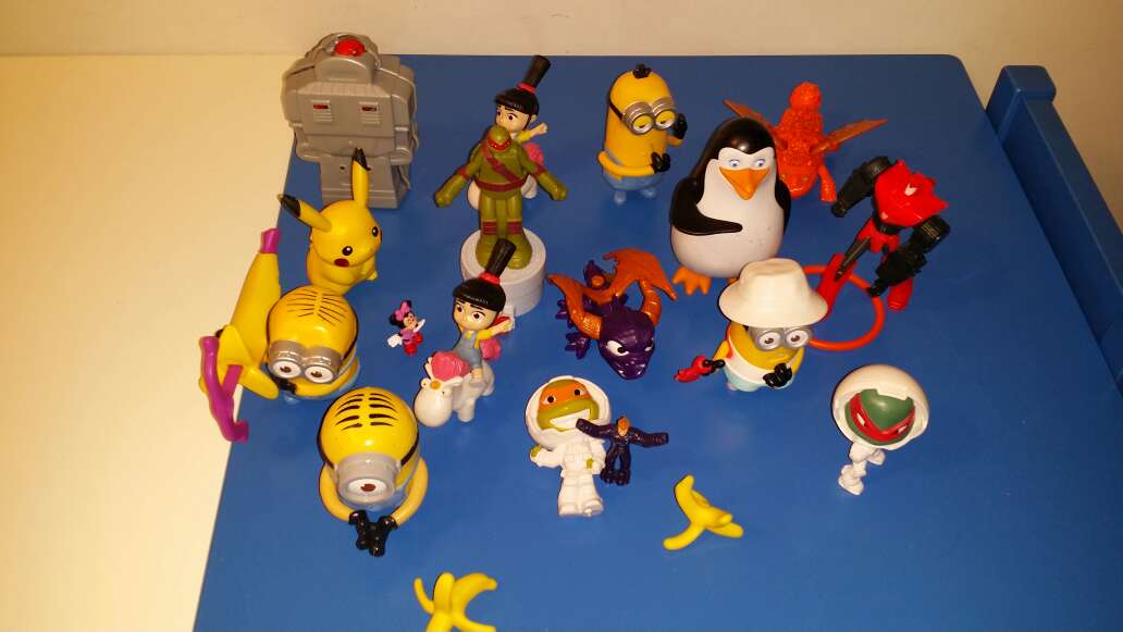 REGALO Muñecos y figuras 2-5 años REGALO Muñecos y figuras 2-5 años