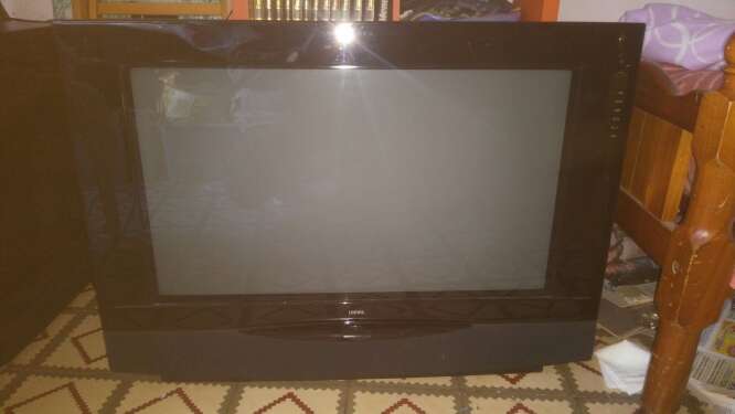 REGALO tv Loewee de culo 32 pulgadas 2