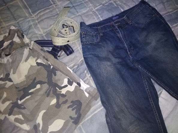 REGALO Pantalones talla 36.  2