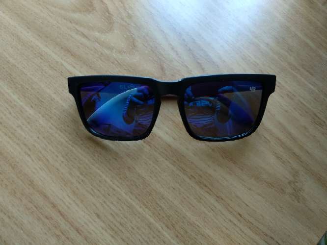 REGALO Gafas de sol SPY 2