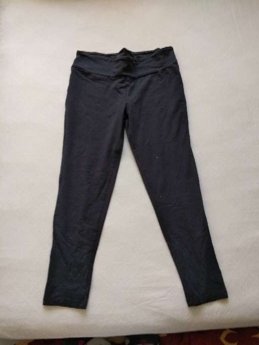 REGALO maya gris oscura talla l, XL
y maya deportiva m