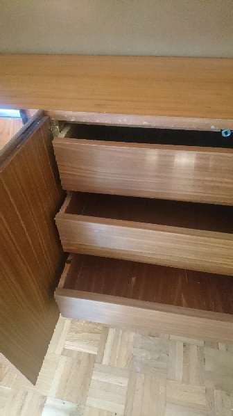 REGALO Mueble de madera 4