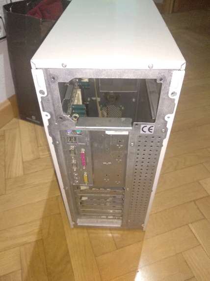 REGALO caja pc vacia 3