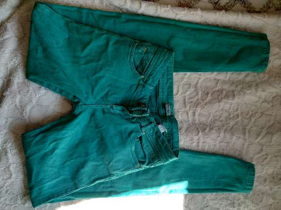 REGALO Pantaln verde Pull and Bear 1