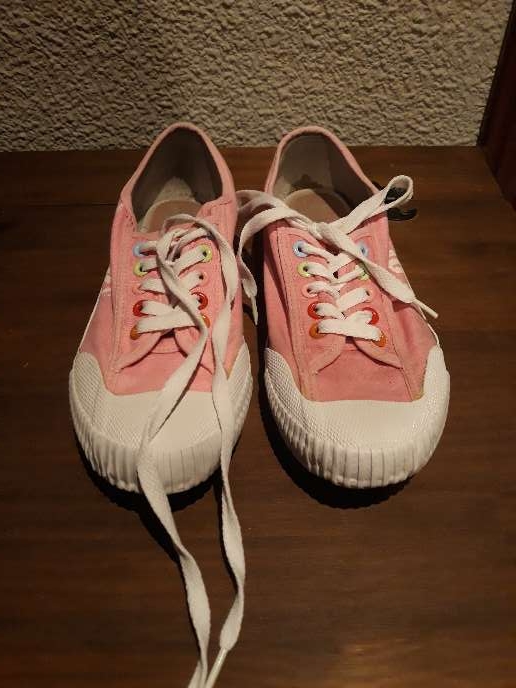 REGALO Zapatillas Mustang 38 RESERVADA REGALO Zapatillas Mustang 38 RESERVADA