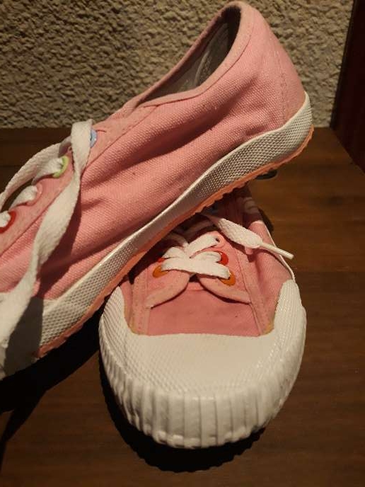 REGALO Zapatillas Mustang 38 RESERVADA  3