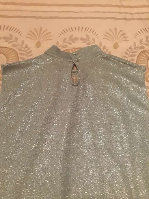 REGALO Top celeste brillante M 2