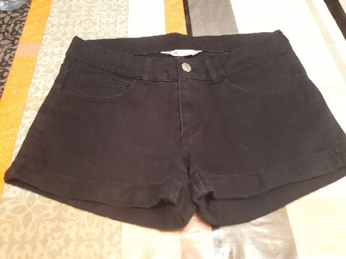 REGALO Short negro HyM talla 14 aos  1