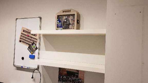 REGALO tablero 1,70 X 60 + estantes. Recoger domingo. 2