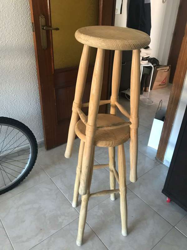 REGALO taburetes de madera. REGALO taburetes de madera.