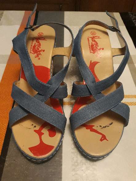 REGALO Sandalias de cuña REGALO Sandalias de cuña