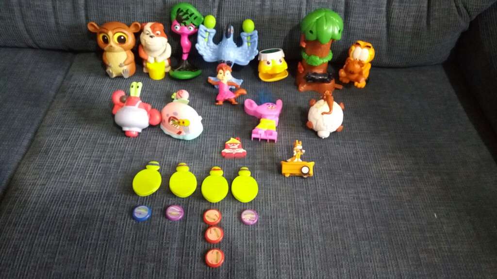 REGALO Lote juguetes burguer promociones REGALO Lote juguetes burguer promociones