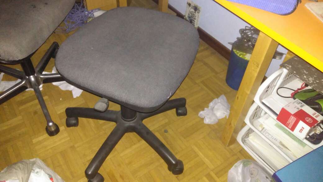 REGALO Silla con ruedas sin respaldo REGALO Silla con ruedas sin respaldo