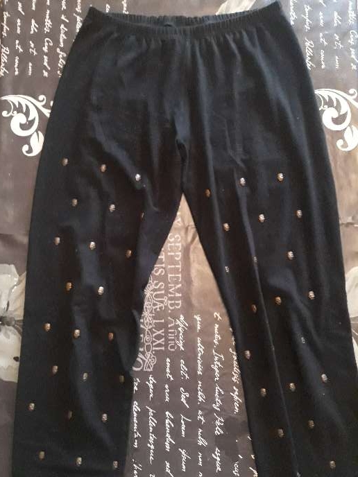 REGALO Leggin de tachuelas REGALO Leggin de tachuelas