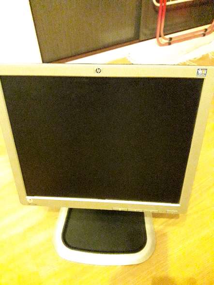 REGALO monitor hp L1750 1