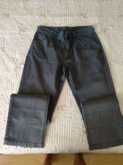 REGALO Lote de ropa 7. Fuenlabrada central. Ropa hombre 3