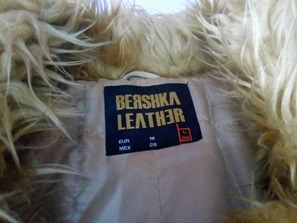 REGALO Abrigo piel Bershka 3