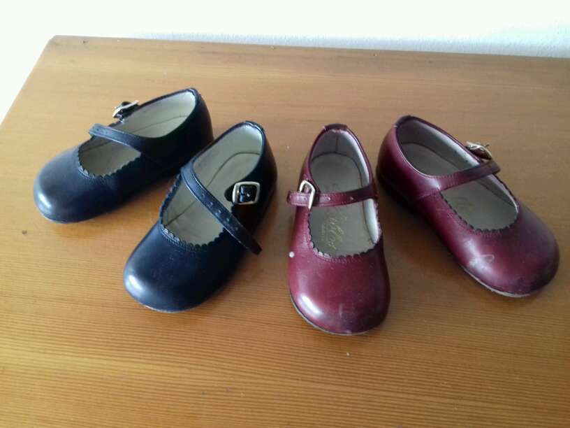 REGALO Zapatos de bebé para niña talla 19. REGALO Zapatos de bebé para niña talla 19.