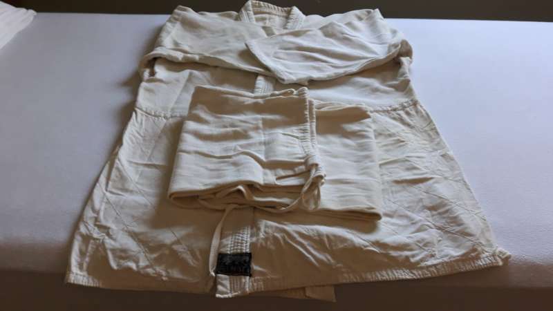 REGALO trajes de judo nuevos REGALO trajes de judo nuevos