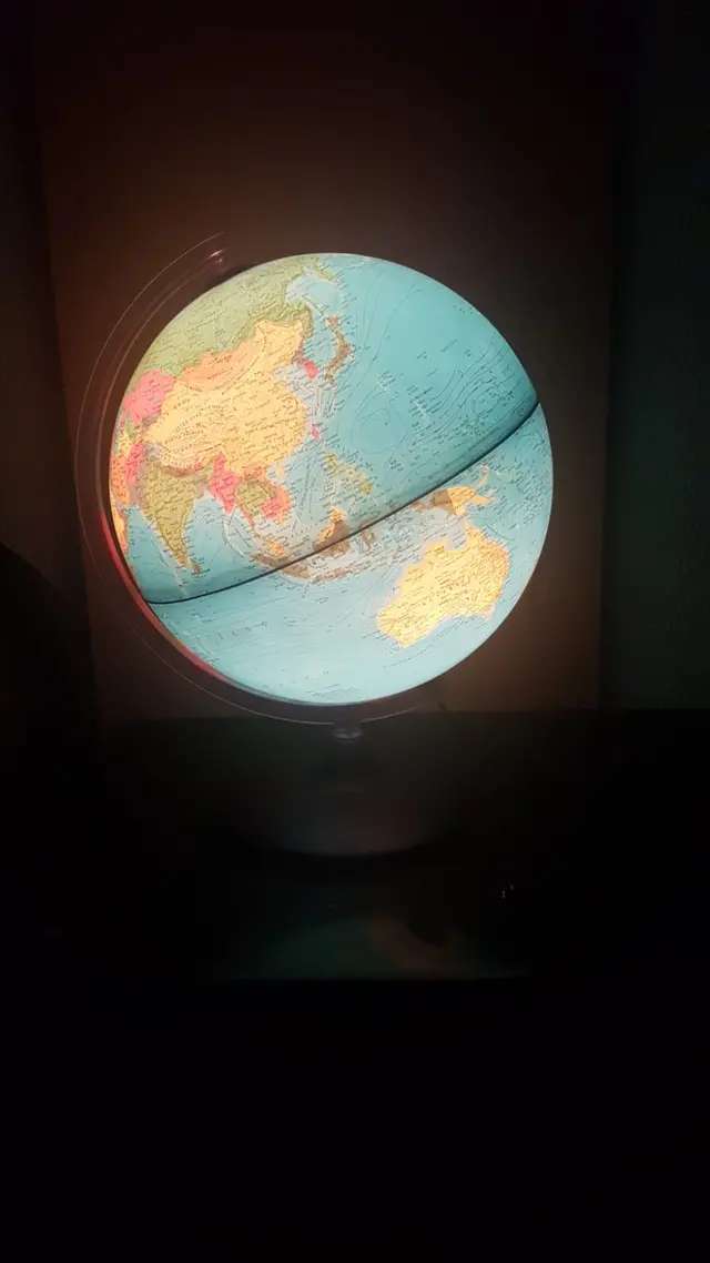 REGALO Globo terrqueo iluminable  2