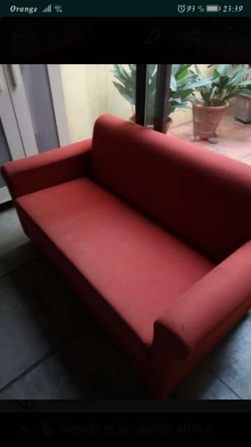 REGALO Sofa rojo  1