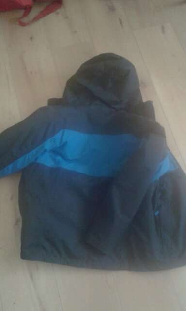 REGALO Cazadora niño. Talla 12 REGALO Cazadora niño. Talla 12