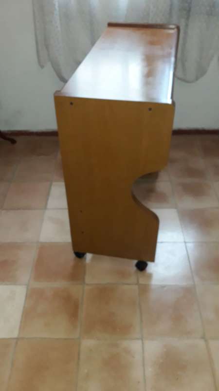 REGALO mesa ordenador 3