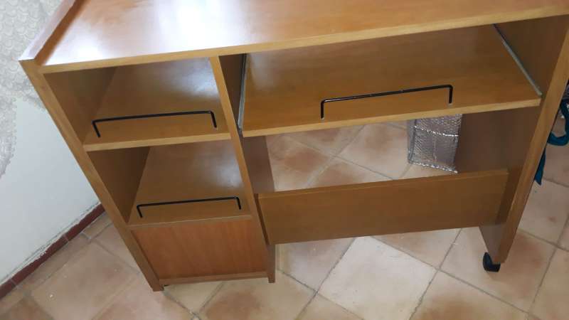 REGALO mesa ordenador 2