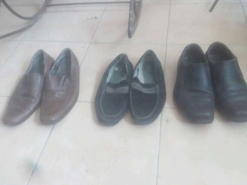 REGALO tres pares de zapatos para hombre REGALO tres pares de zapatos para hombre