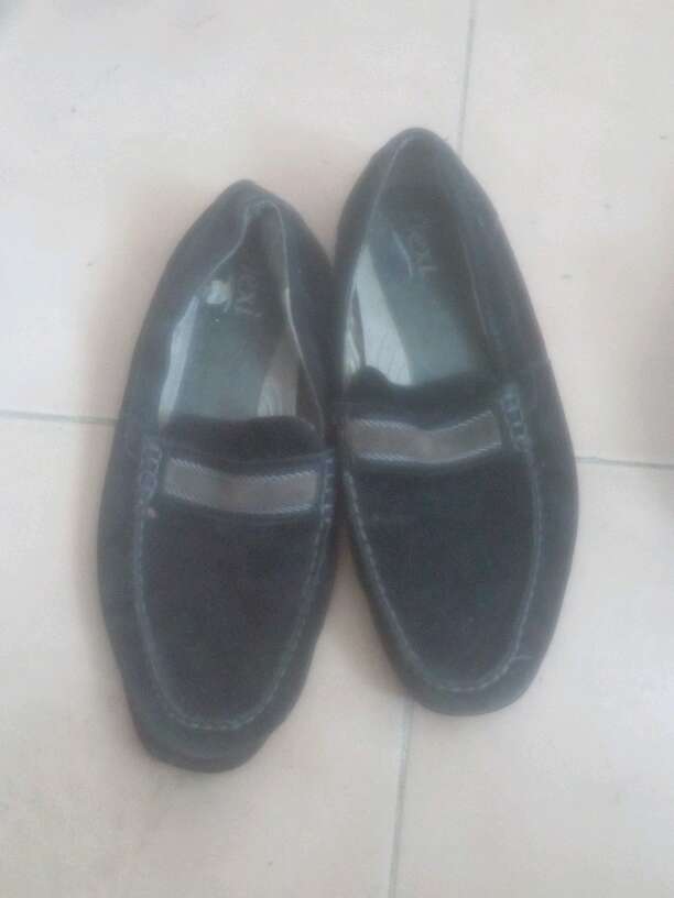 REGALO tres pares de zapatos para hombre  3