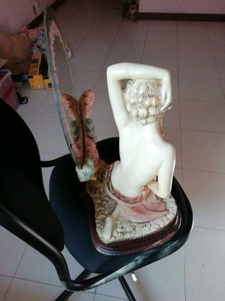 REGALO Figura con espejo  4