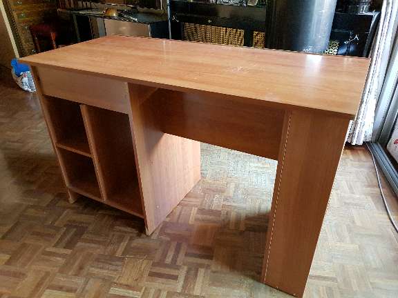 REGALO Mesa para PC o de despacho 3