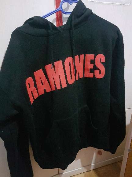 REGALO Sudadera Ramones 1