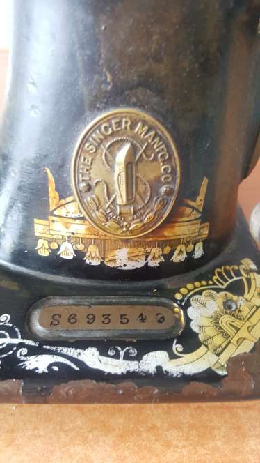 REGALO Mquina de coser antigua 3