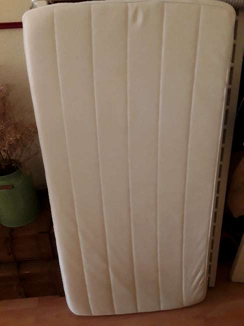 REGALO cuna, colchn y ropa de cama para beb  2