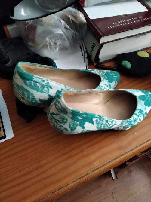 REGALO Zapatos con flores verdes estampadas 1