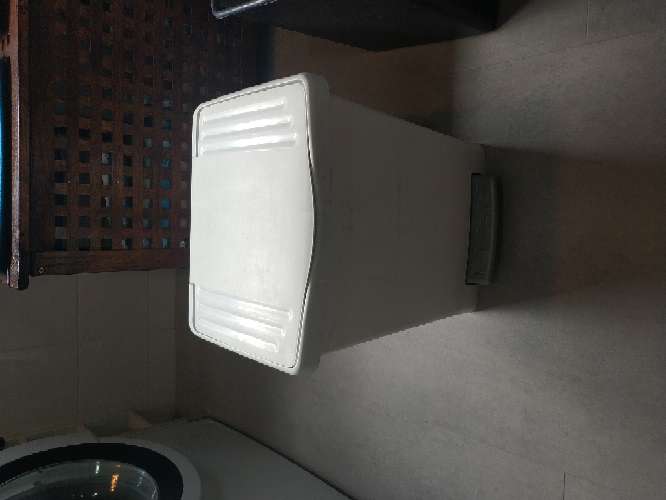 REGALO Cubo basura con pedal 2