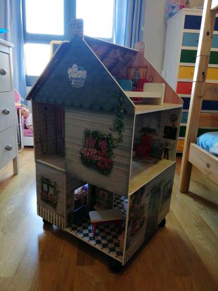 REGALO casita de muñecas de madera REGALO casita de muñecas de madera
