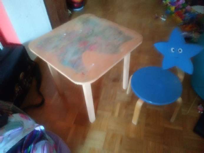 REGALO mesa y silla infantiles 1