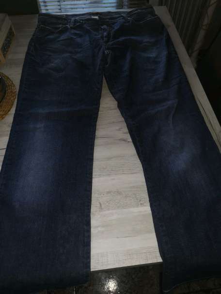 REGALO Pantalón vaquero REGALO Pantalón vaquero