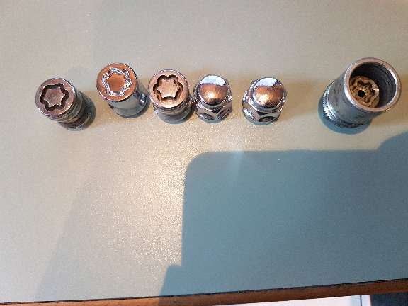 REGALO Tuercas de seguridad REGALO Tuercas de seguridad
