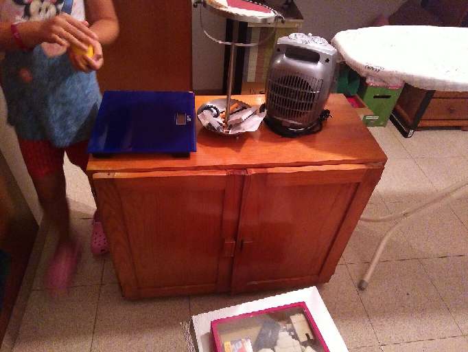 REGALO Moble de fusta. 3