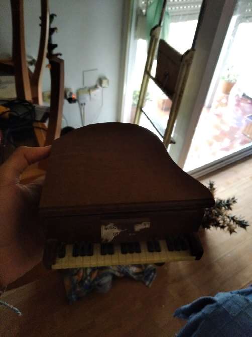 REGALO Piano con posavasos REGALO Piano con posavasos
